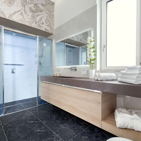 Dream Nocleg ze śniadaniem 4*